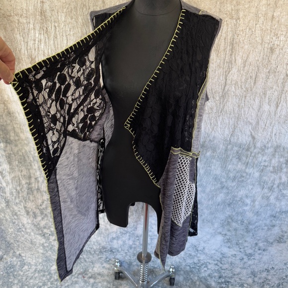 Adam Jacobs Artsy Multimedia Sleeveless Vest - L - Picture 2 of 10